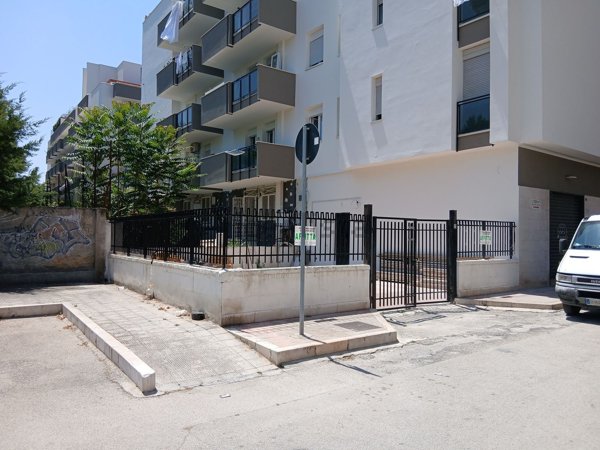 locale commerciale in affitto a Trani