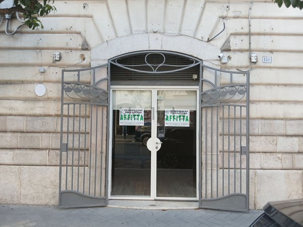 locale commerciale in affitto a Trani in zona Borgo Ottocentesco