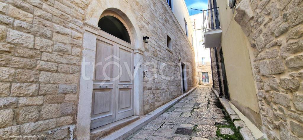 negozio in affitto a Trani in zona Borgo Medievale