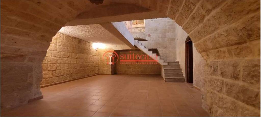 negozio in affitto a Trani in zona Borgo Medievale