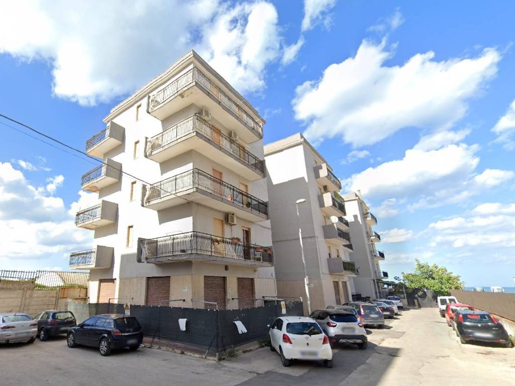 locale commerciale in affitto a Trani