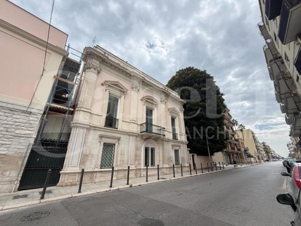 casa indipendente in affitto a Trani in zona Borgo Ottocentesco