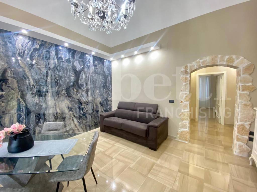 appartamento in affitto a Trani in zona Borgo Ottocentesco