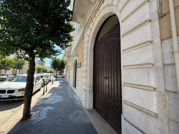locale commerciale in affitto a Trani in zona Borgo Ottocentesco