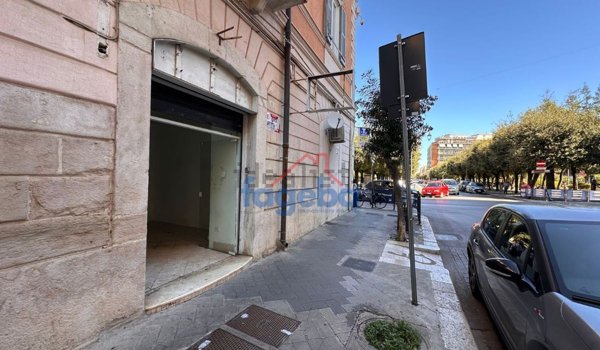 locale commerciale in affitto a Trani in zona Borgo Ottocentesco