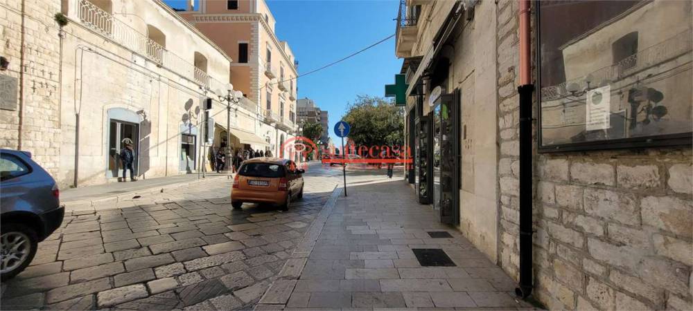 negozio in affitto a Trani in zona Borgo Medievale