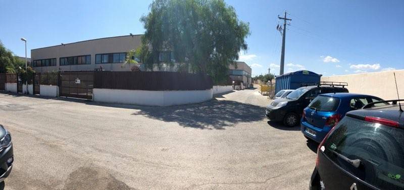 locale commerciale in affitto a Trani