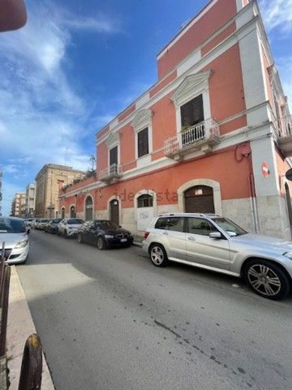 locale commerciale in affitto a Trani in zona Borgo Ottocentesco