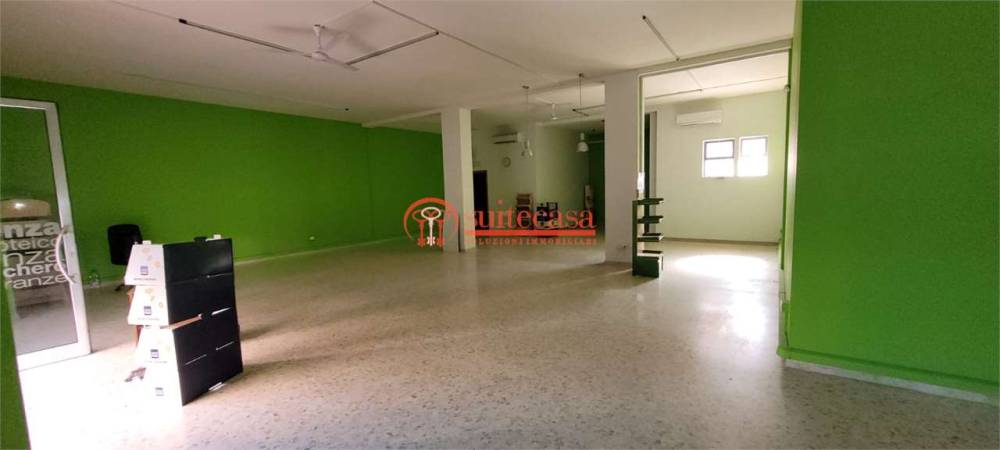 negozio in affitto a Trani