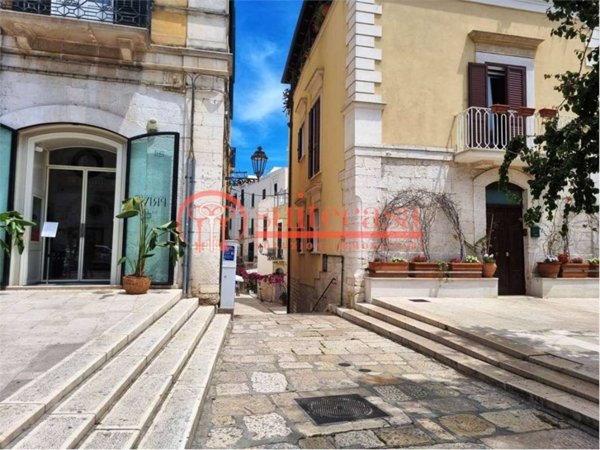 negozio in affitto a Trani in zona Borgo Medievale