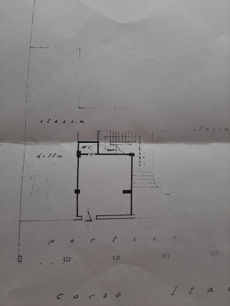 locale commerciale in affitto a Trani