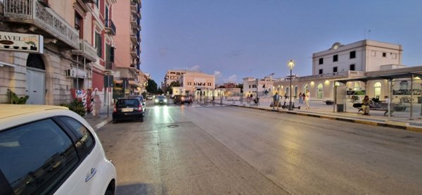 negozio in affitto a Trani