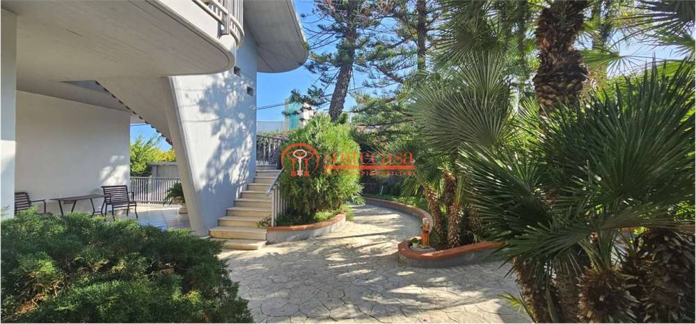 appartamento in affitto a Trani in zona Borgo Ottocentesco