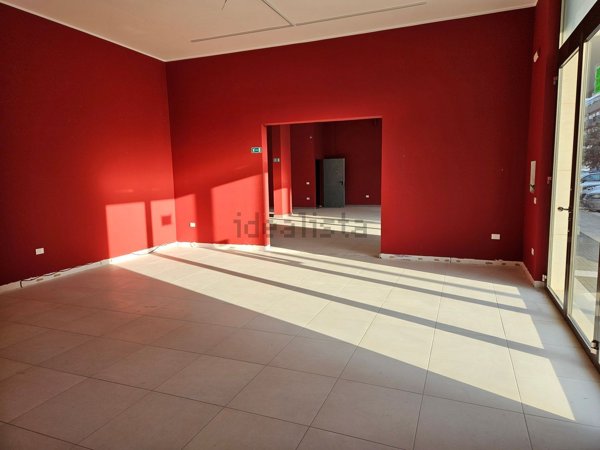 locale commerciale in affitto a Trani in zona Borgo Ottocentesco