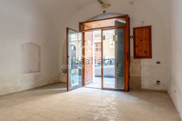 locale commerciale in affitto a Trani in zona Borgo Ottocentesco