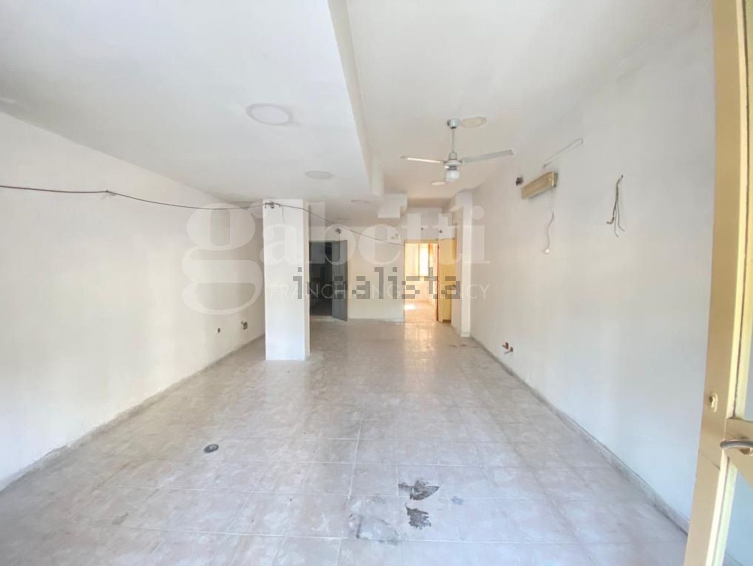 locale commerciale in affitto a Trani