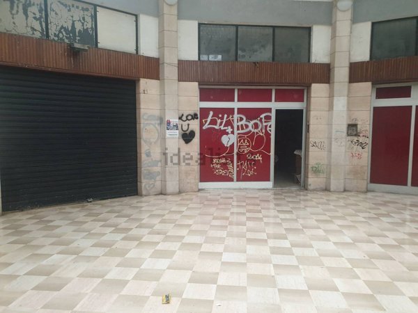 locale commerciale in affitto a Trani in zona Borgo Medievale