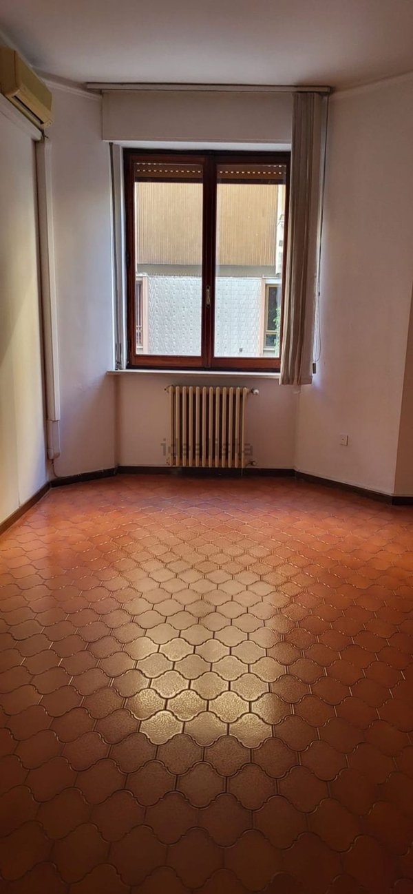 ufficio in affitto a Trani in zona Borgo Ottocentesco