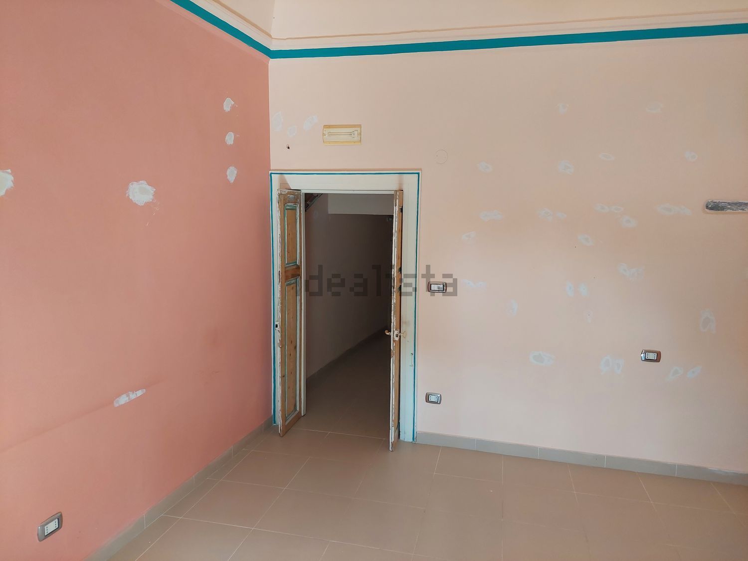 negozio in affitto a Trani in zona Borgo Medievale