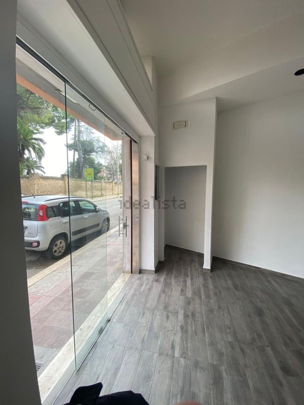 locale commerciale in affitto a Trani in zona Borgo Medievale