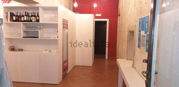 locale commerciale in affitto a Trani in zona Borgo Ottocentesco