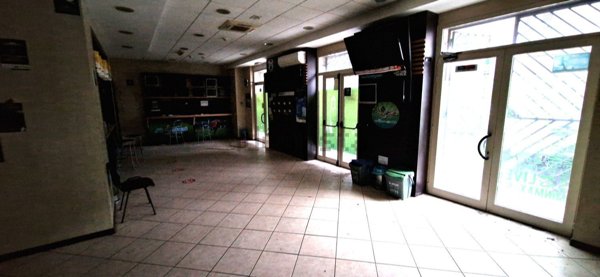 locale commerciale in affitto a Trani