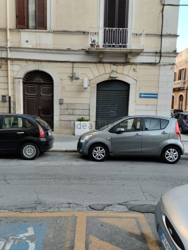locale commerciale in affitto a Trani in zona Borgo Ottocentesco