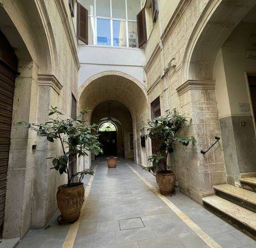 appartamento in affitto a Trani in zona Borgo Ottocentesco