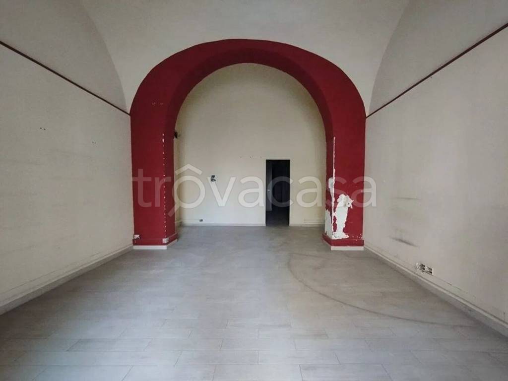 negozio in affitto a Trani in zona Borgo Ottocentesco