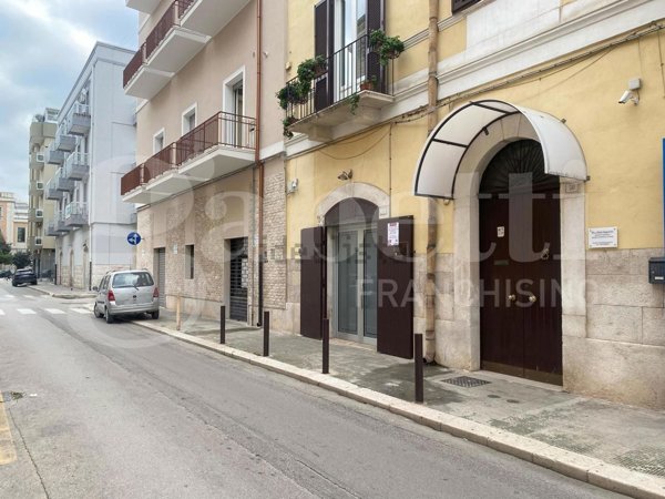 locale commerciale in affitto a Trani in zona Borgo Ottocentesco