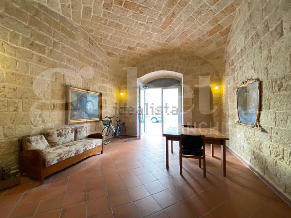 locale commerciale in affitto a Trani in zona Borgo Ottocentesco