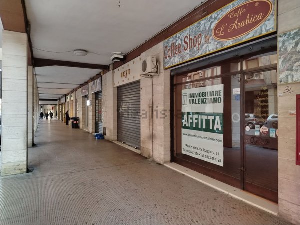 locale commerciale in affitto a Trani