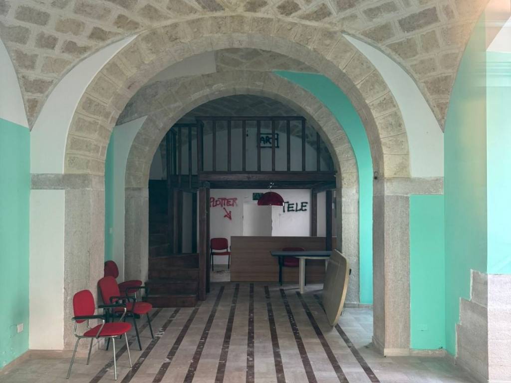 negozio in affitto a Trani