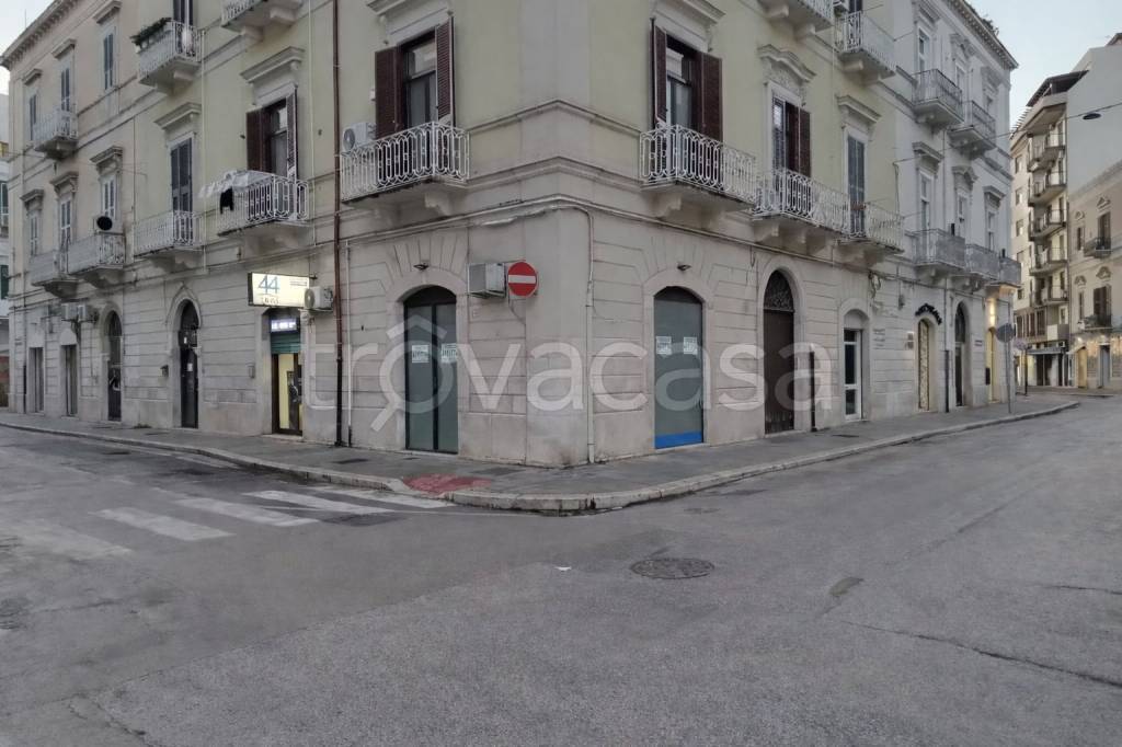 negozio in affitto a Trani