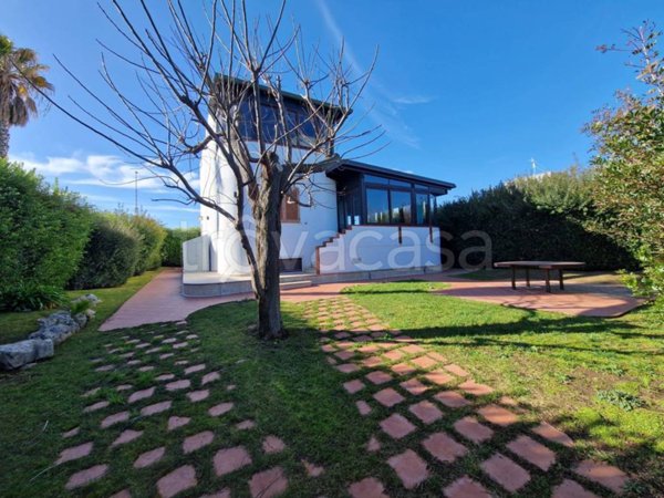 casa indipendente in affitto a Trani