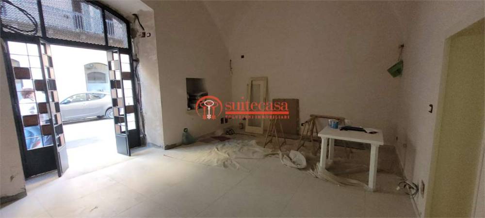 negozio in affitto a Trani