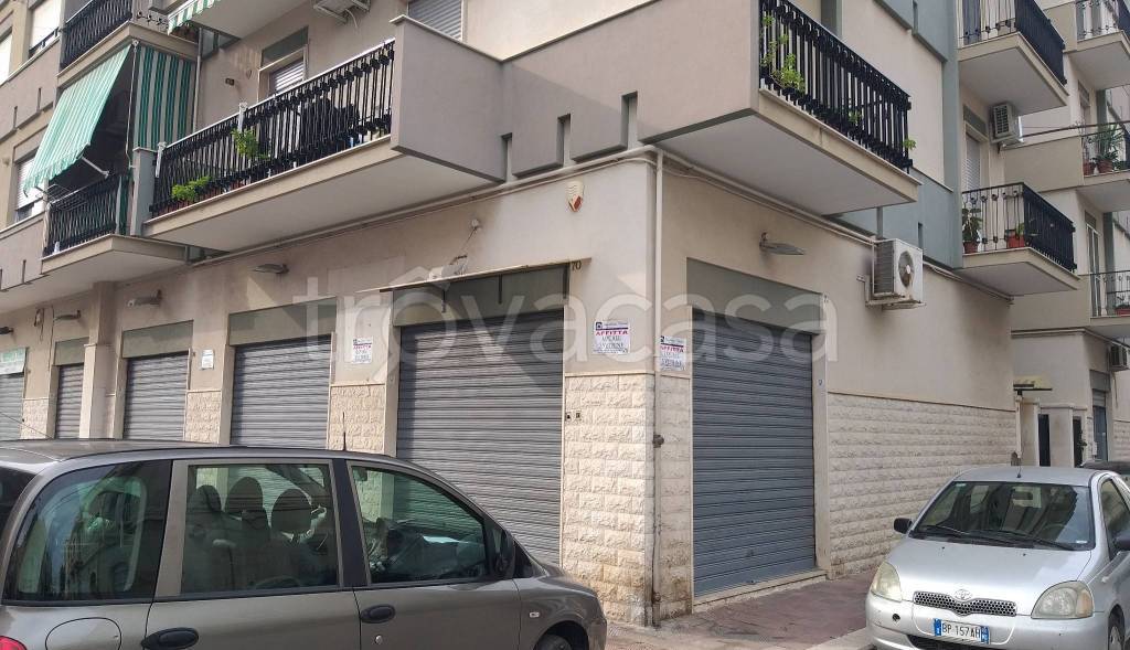 negozio in affitto a Trani in zona Borgo Ottocentesco