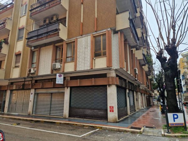 ufficio in affitto a Trani in zona Borgo Ottocentesco