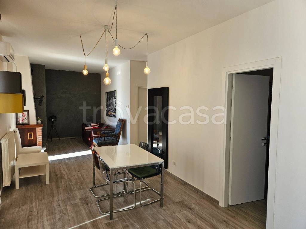 appartamento in affitto a Trani in zona Borgo Ottocentesco