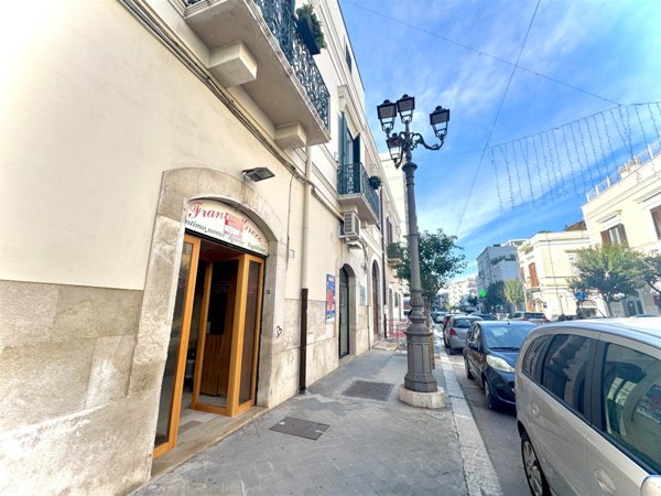 negozio in affitto a Trani in zona Borgo Ottocentesco