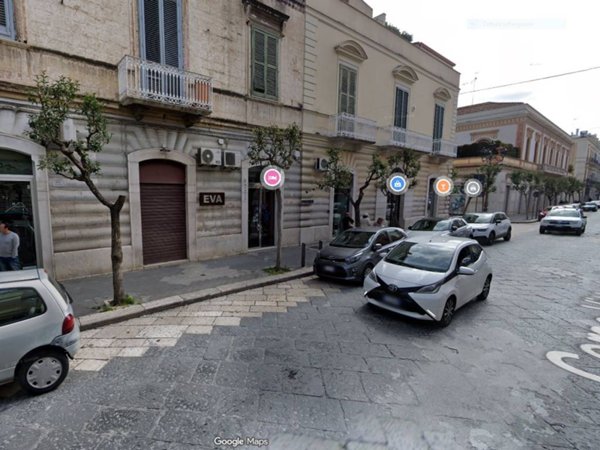 negozio in affitto a Trani in zona Borgo Medievale