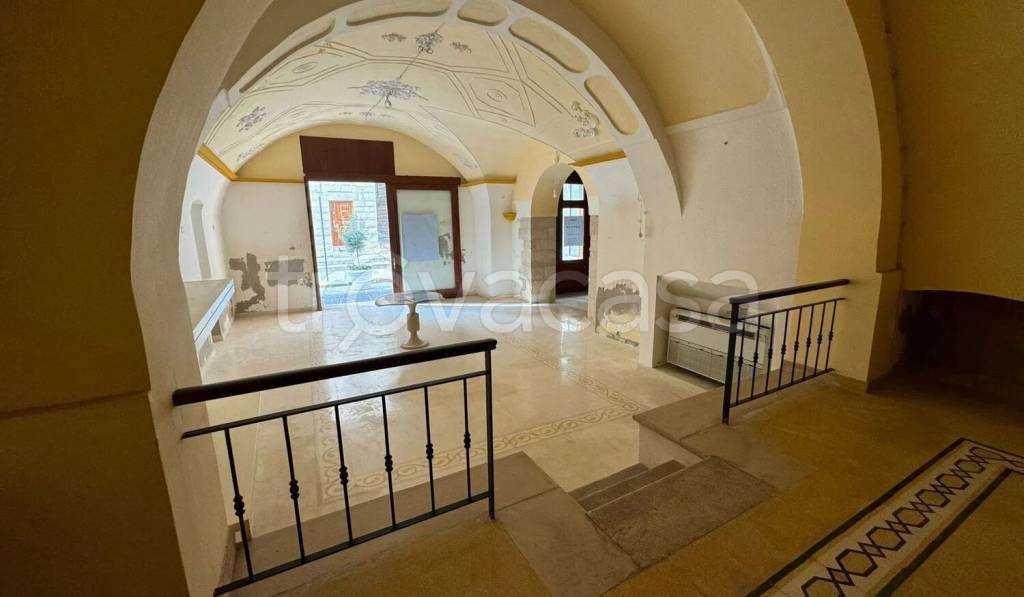 negozio in affitto a Trani in zona Borgo Medievale