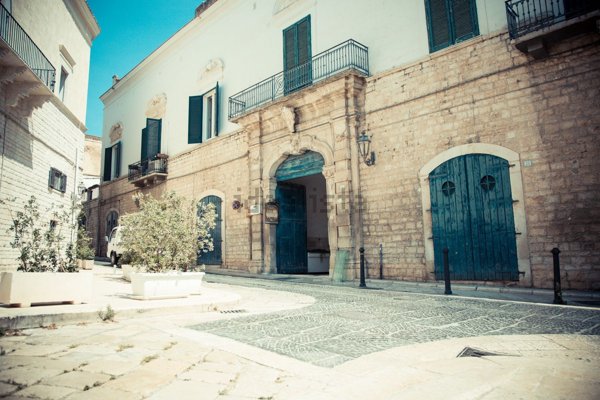 ufficio in affitto a Trani in zona Borgo Medievale
