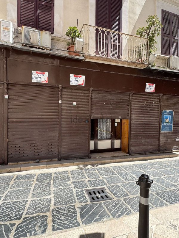 locale commerciale in affitto a Trani in zona Borgo Medievale