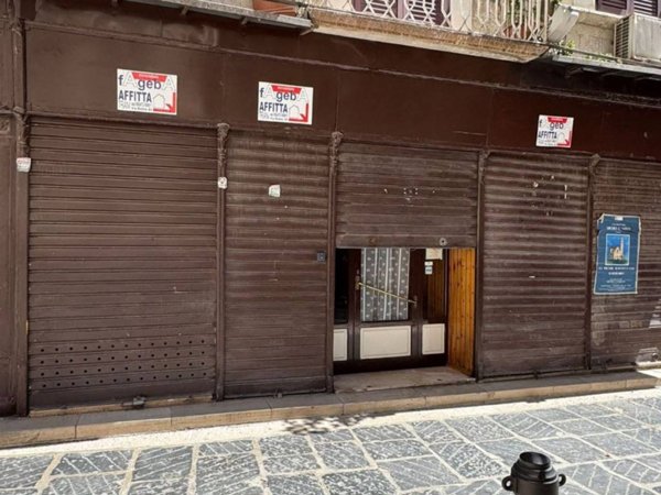 negozio in affitto a Trani in zona Borgo Medievale