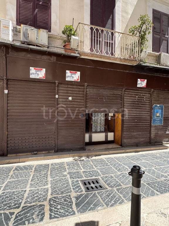 negozio in affitto a Trani in zona Borgo Medievale