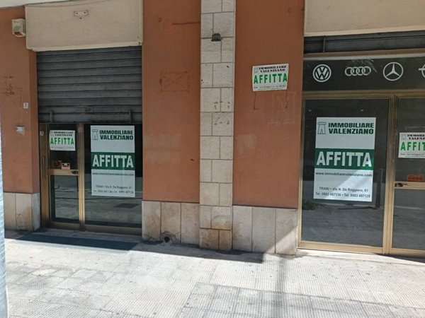 negozio in affitto a Trani