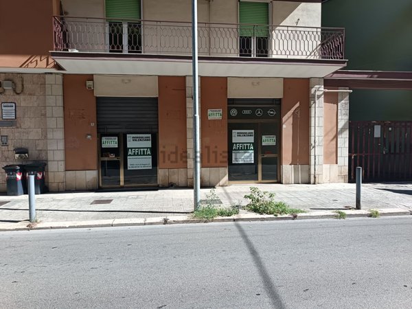 locale commerciale in affitto a Trani in zona Borgo Ottocentesco