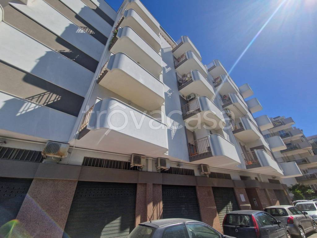 ufficio in affitto a Trani in zona Borgo Ottocentesco