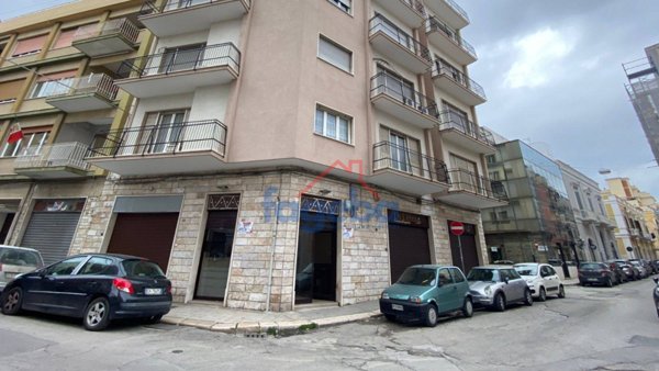 locale commerciale in affitto a Trani